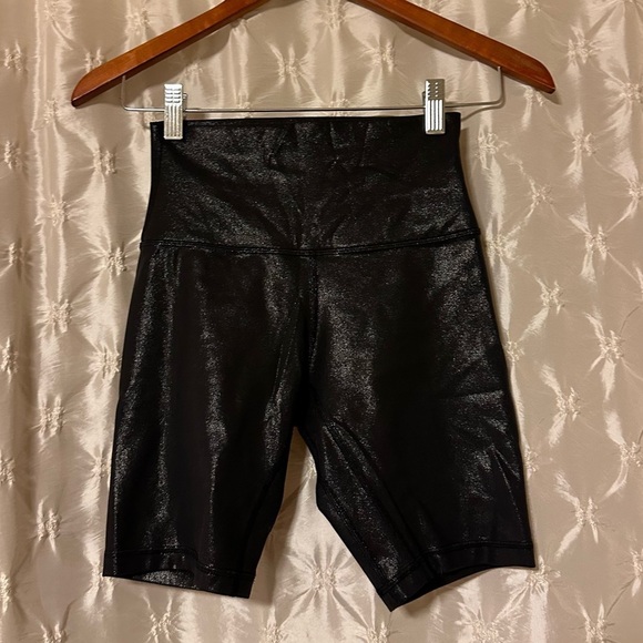 Lululemon Align High-Rise Bike Shorts Shine
Radiate Foil Print Black Sparkle - Picture 4 of 12